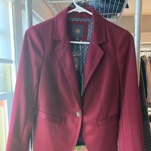 Outback Red NWT Women’s Jacket. Maroon. Size XS.